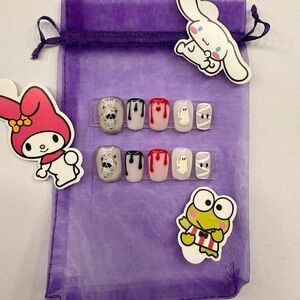 Halloween Press-On Nail Set in Grey, Black & Red